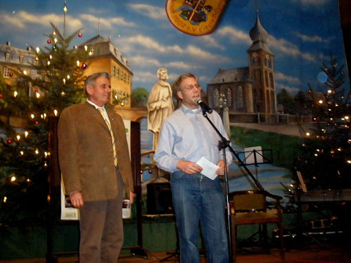 2008 weihnachtsfeier spendenuebergabe